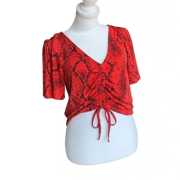 EXPRESS women's XS cropped red blouse with flowy sleeves - Picture 1 of 6